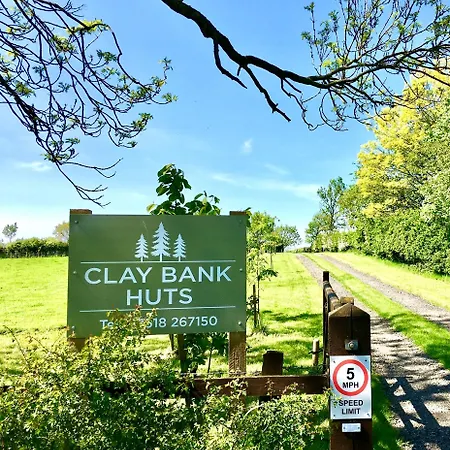 Camping Cedar Pod, Clay Bank Huts *